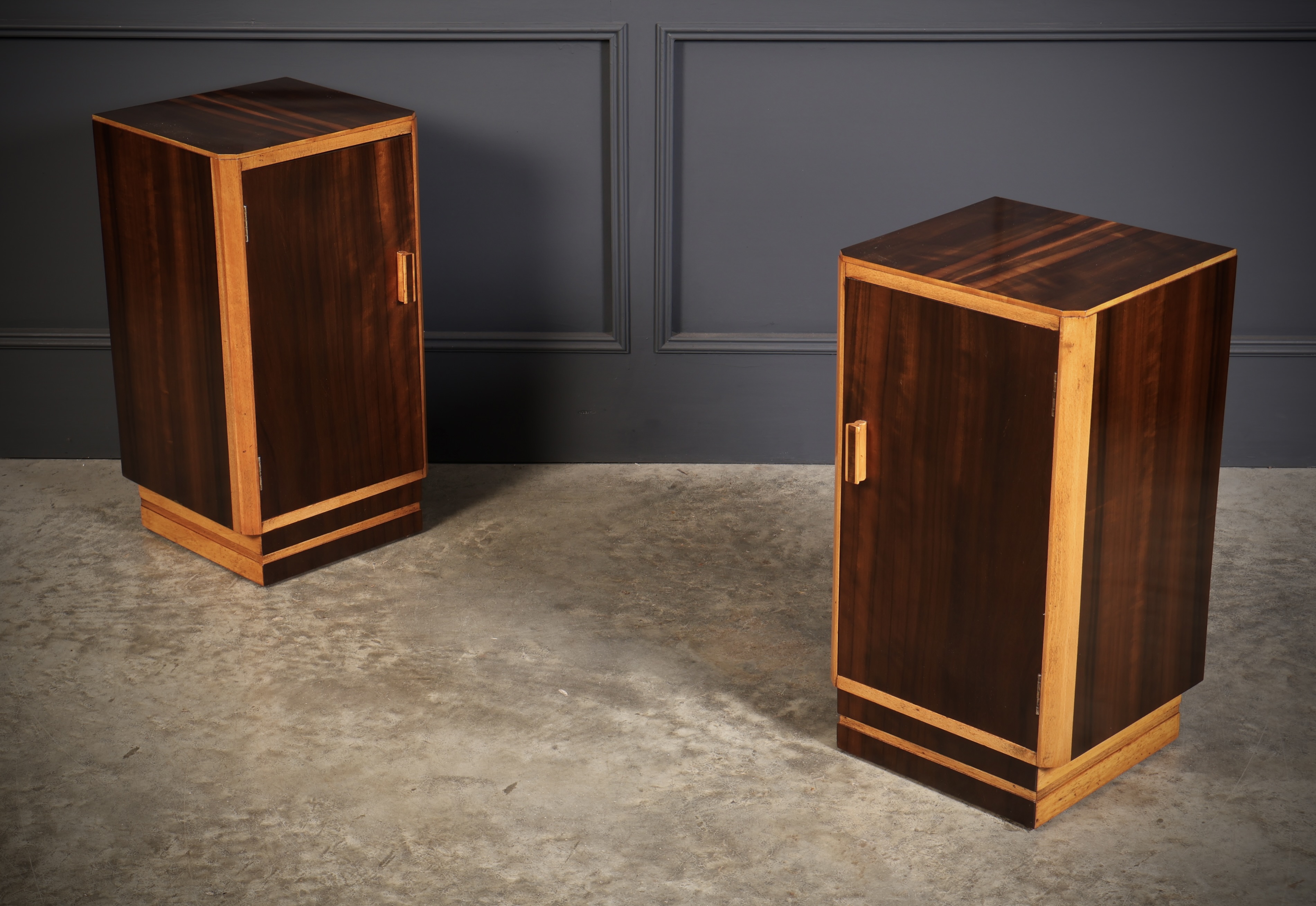 Rare Pair of Art Deco Macassar Ebony Bedside Cabinets art deco Antique Cabinets 4